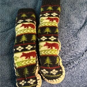 Cozy Black and Green Patterned Socks